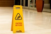Woman awarded €71,340 in damages after fracturing knee on new tiles